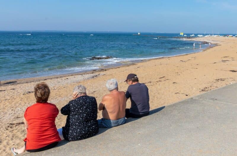 seniors, bord de mer